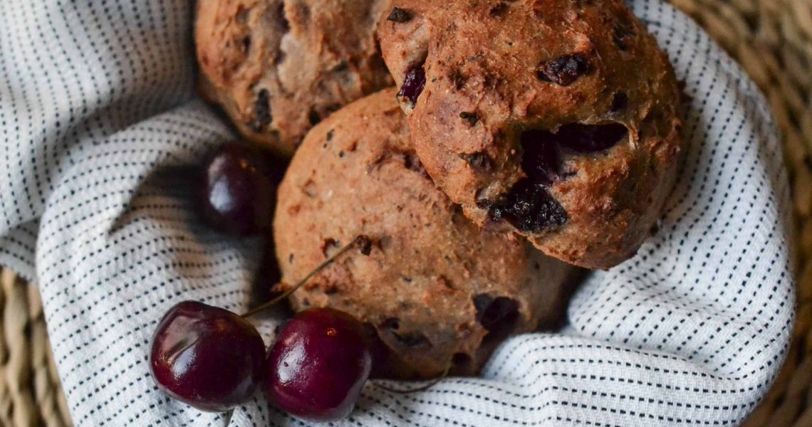 Petits pains moelleux cerise & chocolat | ©Yood (Good food good mood for you)