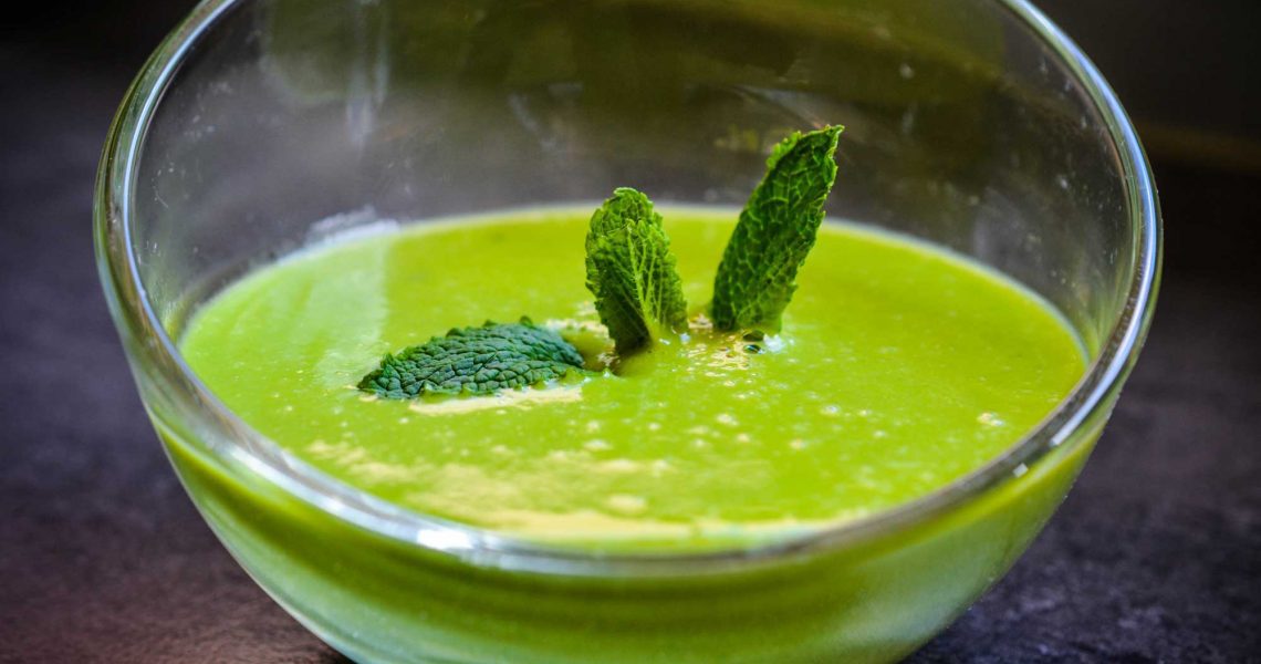 Velouté glacé de petits pois, coco & menthe | ©Yood (Good food good mood for you)