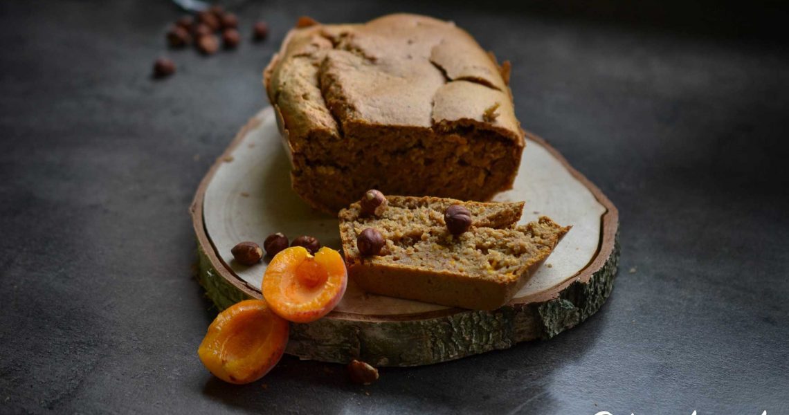 Bread cake abricot & noisettes | ©Yood (Good food good mood for you)