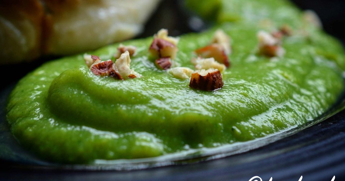 Mousseline de brocoli à l huile de noisette | ©Yood (Good food good mood for you)