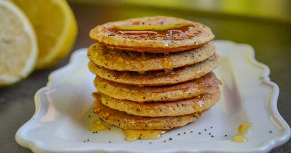 Pancakes protéinés citron & pavot | ©Yood (Good food good mood for you)